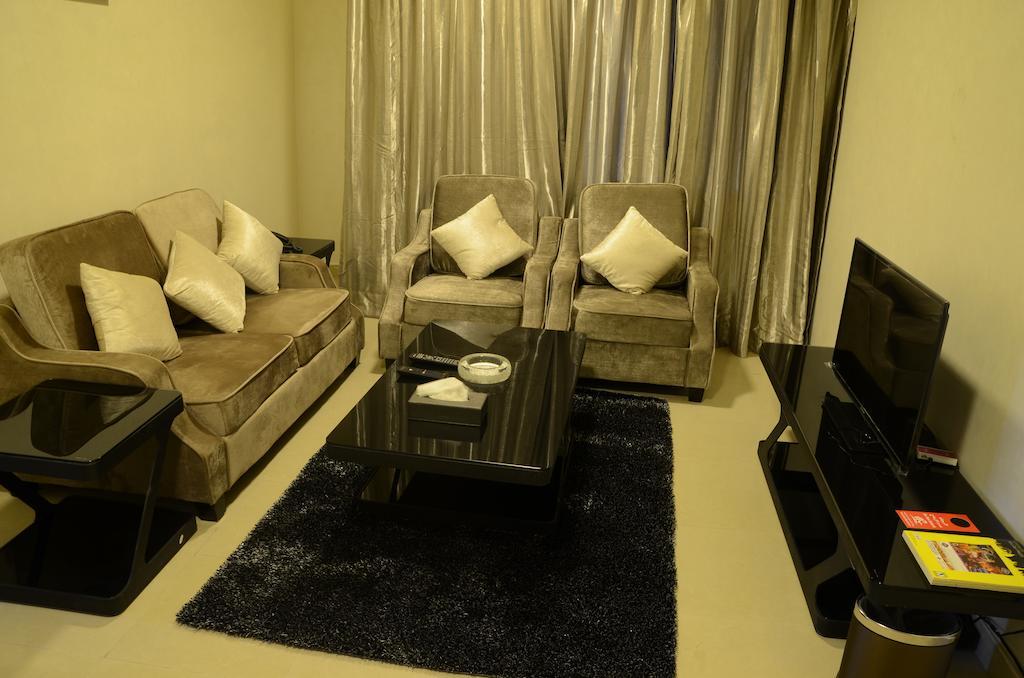 Reef Hotel Aparts Аджман Екстериор снимка